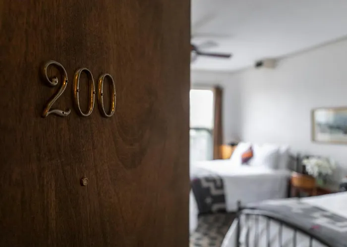 Congress Hotel 3*