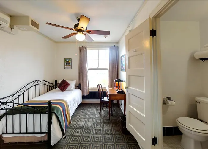 Congress Hotel 3*