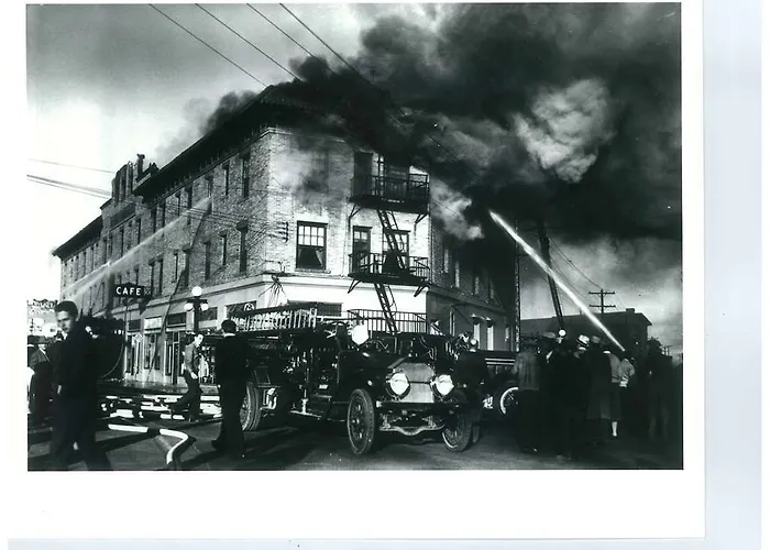 Congress Hotel 3*